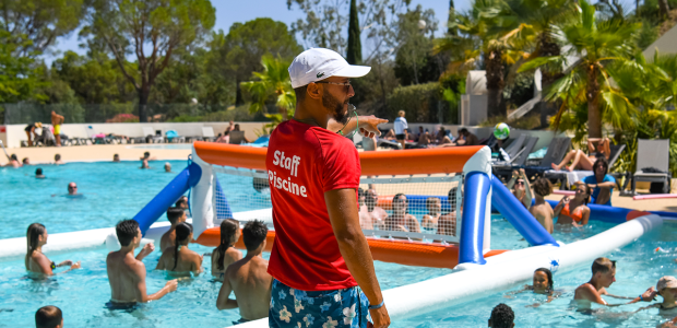 Waterpolo op camping Le Parc in Bormes