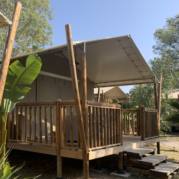 LODGE HOUT